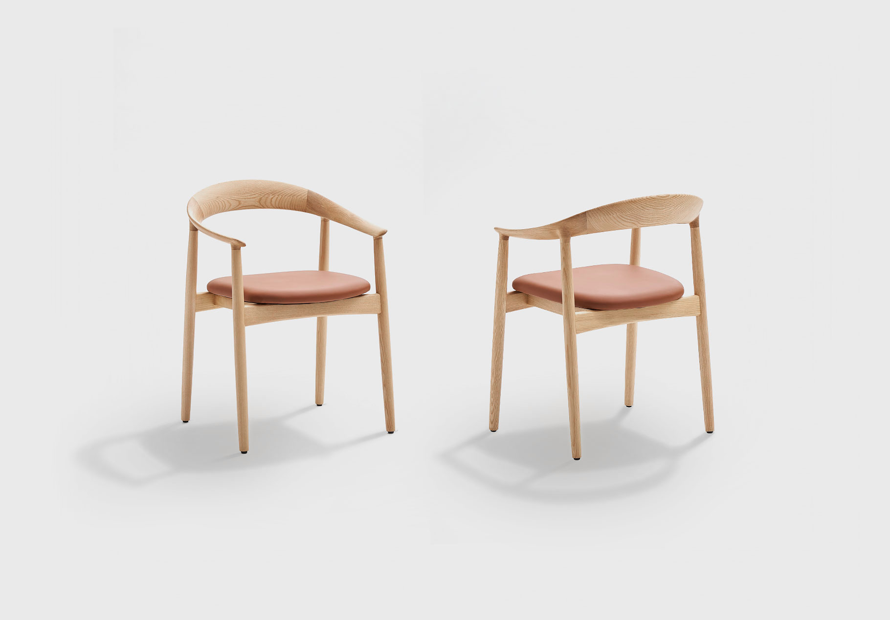 Vanilla solid wood chair with armrest and upholstered seat, Artisan